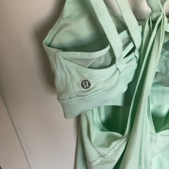 Lululemon built in bra tank, size 6 - Picture 3 of 6